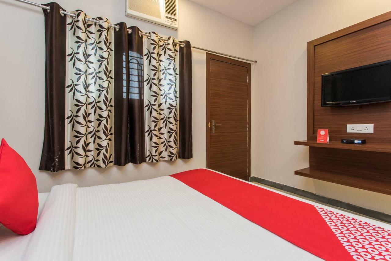 Oyo 17161 Hotel Mahalaxmi Удджайн Екстер'єр фото