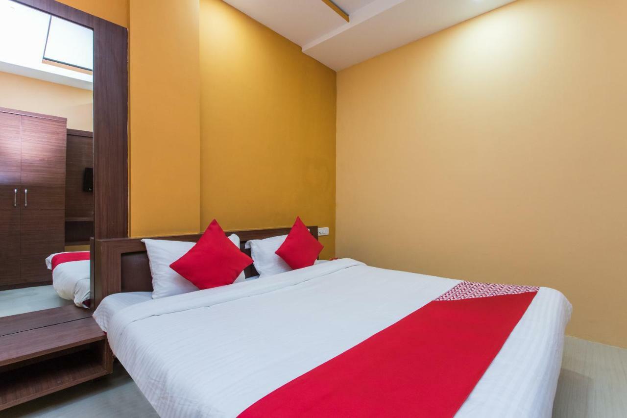 Oyo 17161 Hotel Mahalaxmi Удджайн Екстер'єр фото